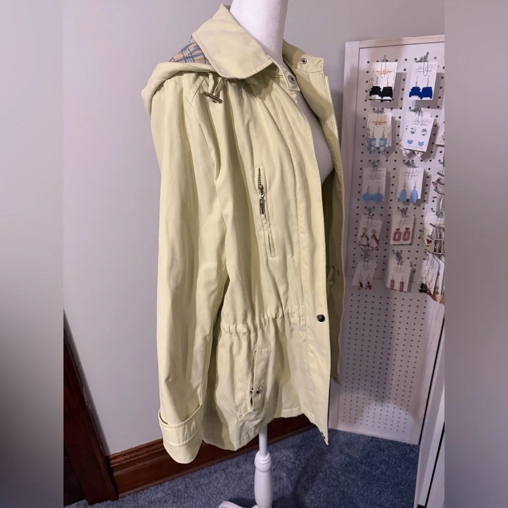 Vintage Women's Pale Yellow Rain/UtilityJacket